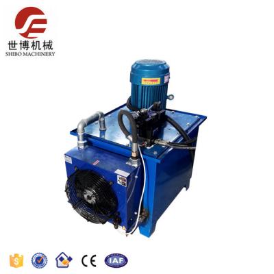 China Volledig Automatisch Dubbel Laagbroodje die Machine voor Dakcomité vormen, 5.5kw-Macht Te koop