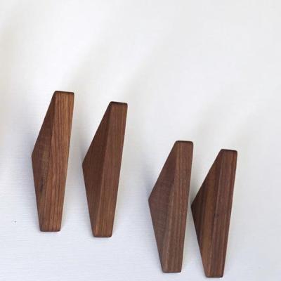 China Fashion Design Modern Household Wall Coat Stored Wooden Scarf Hangs Behind Door Hook Wooden Utensils for sale