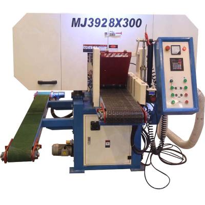 China Woodworking Horizontal Band Saw Machine For Flooring for sale