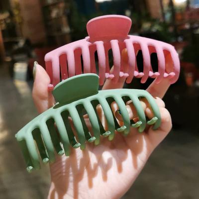 China Hot Selling Spooky Vintage Korean Simple Solid Ponytail Big Bath Hair Claw Cuts Headwear For Girl Women Matte Colorful Hair Accessories for sale