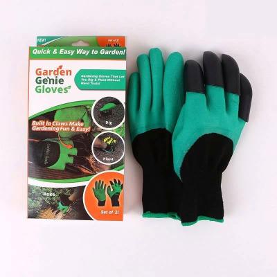 China Garden Gardening Outdoor Planting Gloves With Claws Latex Universal Protective Gloves for sale