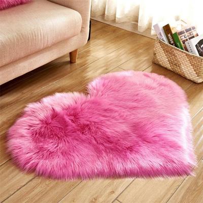 China Washable Long Plush Faux Fur Blanket Heart Shape Living Room Blankets Three Sizes Small Fur Rug for sale