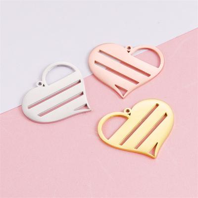 China Hot Selling Fashion Stainless Steel Peach Heart Jewelry Accessories Shape Custom Love Heart Hollow Necklace Accessories Wholesale for sale