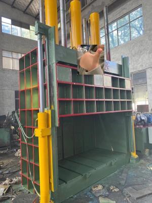 China Car tire baler machine Vertical hydraulic scrap tire baling baler machine for sale for sale