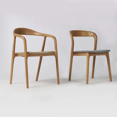 China Home Meubelen Eetstoel Eiken Hout Design Moderne Noordse stijl Bedekkamer Witte stoelen voor de keuken Pu leer Houten Te koop