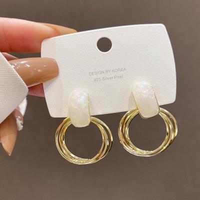 China FASHIONABLE Acrylic Women's Retro Cool Circle Hoop Earrings 925 Silver Needle Fashion Earrings for sale