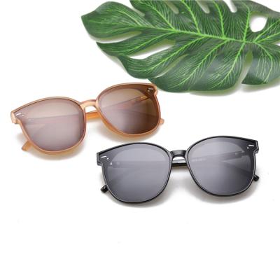 China Fashion Sunglasses Fit Oversized Lenses Shape Custom Made Sunglasses for sale