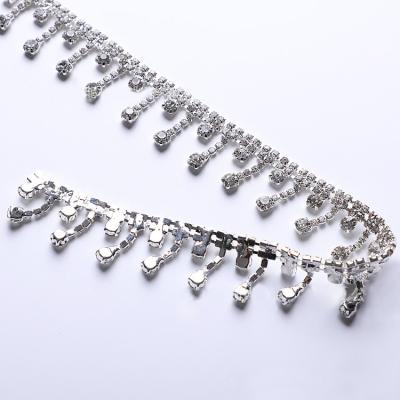 China Wholesale Shinning Clear Glass Rhinestones Chain Crystal Sewing Trim For Dress DIY Jewelry Hand Sewn Diamond Chain for sale