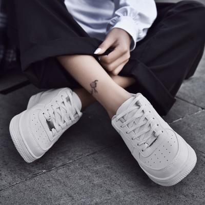 China Wholesale Fashion Trend Breathable Sneakers Lightweight Skateboard Shoes Popular Mens Fashion Sports Shoes for sale