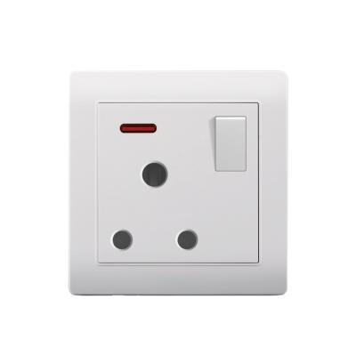 China Hot Sale PC HOME USE Iraq UK Standard Electrical Wall Switches And Socket for sale