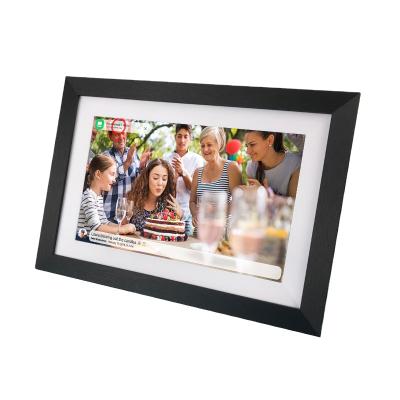 China Wifi 10.1 Inch High Definition Digital Image Wooden Frame Wifi With Touch Screen for sale