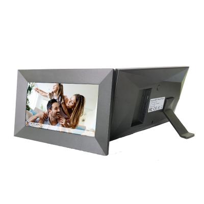 China Wall-Mountable Wifi Christmas Gift Digital Picture Frame Wifi Digital Advertising Player for sale