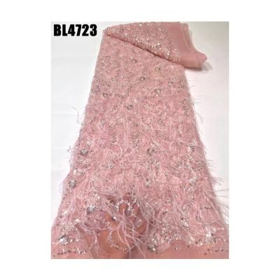 China Popular red 3d feathers lace tulle net sequins lace dress  french fabric wedding african lace fabric Dubai clothes for party Te koop