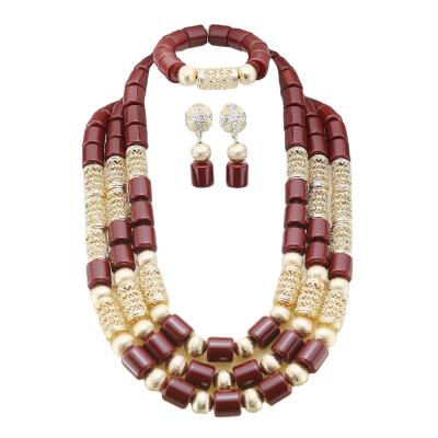 Cina 2023 Good quality Elegant African Beads Jewelry Sets Senegal/ghana Wedding Handmade Jewelry Women's Golden Wedding Jewelry Sets in vendita