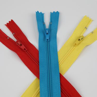 China Factory wholesale viable ODM #3 #5 #7 long nylon zipper chain for bag zipper roll for sale