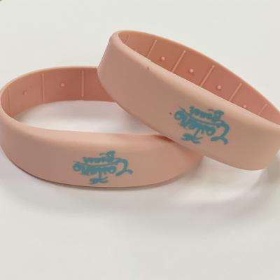 China Waterproof / waterproof rfid wristband silicone RFID wristband 13.56khz wristband gym wristband for sale