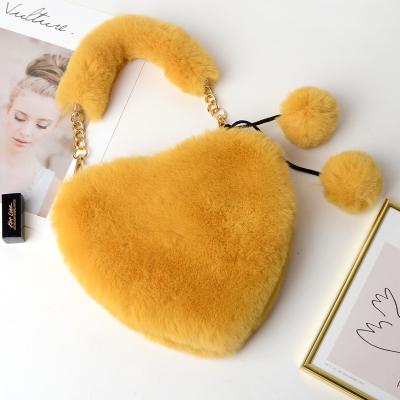 中国 Autumn Winter Cute Women's Fashion Plush Handbag Plush Peach Heart Shaped Bag 販売のため