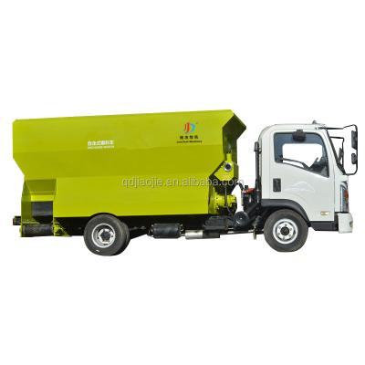 China Livestock operation 12 cubic pasture spreader cattle feed truck cattle feed truck for sale cow feed truck for sale