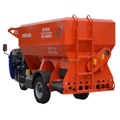 China Farms Supplier Cattle Feed Chopper Cattle Feed Mixer Cattle Feeder for sale