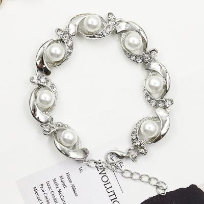 China Pearl Bracelets Bead Bracelets Gold And Sliver Stainless Steel Chain Women Charm Bracelets Mujer Femme Pulseira for sale