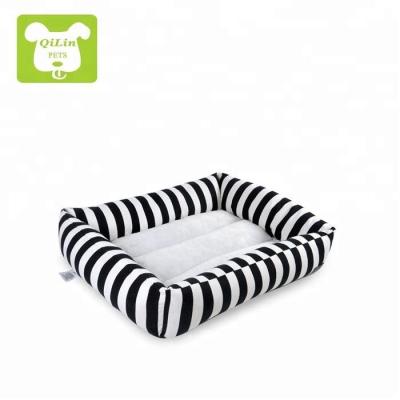 China Sustainable new design printed camvas+fleece house indoor stripe washable pet bed for dog for sale