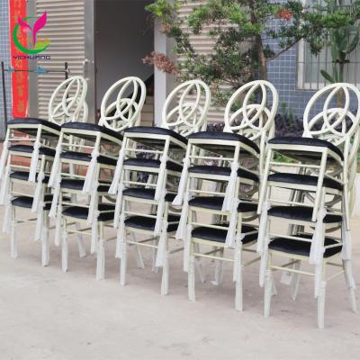 China French Banquet Hall Phoenix Stacking Aluminum Wedding Events Chiavari Chair With Seat Pad for sale