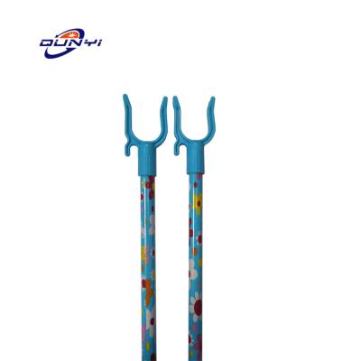 China Bathroom OEM Service Household Durable Non-Telescopic Metal Handle High Reach Clothe Hanger Fork for sale