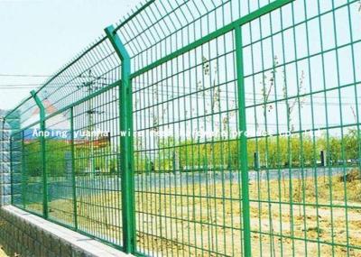 China Easy Assembly Green Wire Mesh Fencing , High Security Wire Mesh Security Fencing for sale