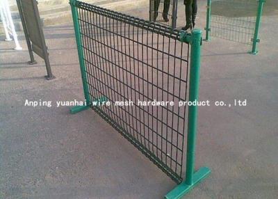 China Pvc Coated Wire Mesh Fencing Grid Structure Concise For Swine Enclosure Fence for sale