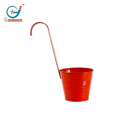 China Homeware Material Best Metal Planter Galvanized Iron Hanging Flower Pot on Wall Fence and Railing Mounted for sale