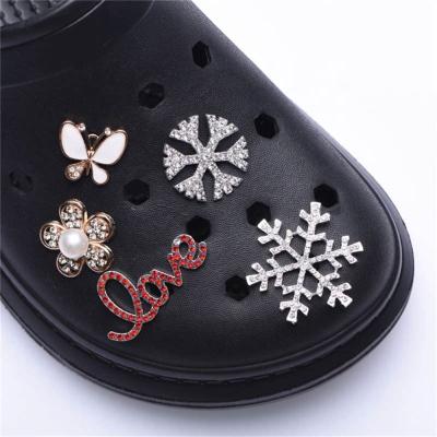 China Good Quality Shoe Croc Charms Buttons Pins for Bracelets Designer Luxury Shoe Clog and Clog Accessories for sale