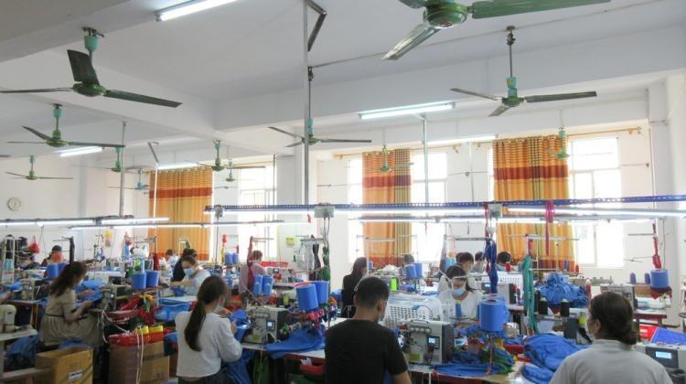 Verified China supplier - Guiping Mule Town Yongguan Leisure Sportswear Factory