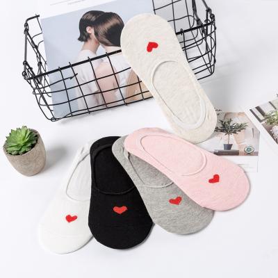 China Anti-Fault Lady Love Heart Pattern Cute Cotton Invisible Socks Shape Thin Section Silicone Non-slip Socks for sale