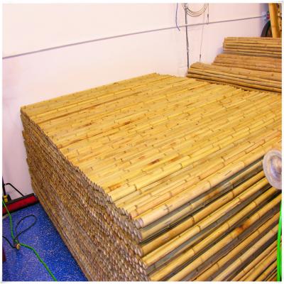 China Natural Bamboo Fencing Garden Screen Rolled Fence Panel Carbonized For Garden for sale