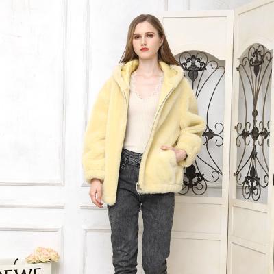 China Custom Made Breathable Thick Real Fur Hooded Jacket Soft Shearling Sheep Women Lambs Fur Coat With Hood for sale