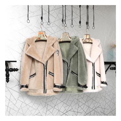 China Breathable Soft Winter Warm Sheep Moto Bike Jacket Zipper Pockets Women Lamb Real Fur Coat Fur Jacket For Wholesale for sale