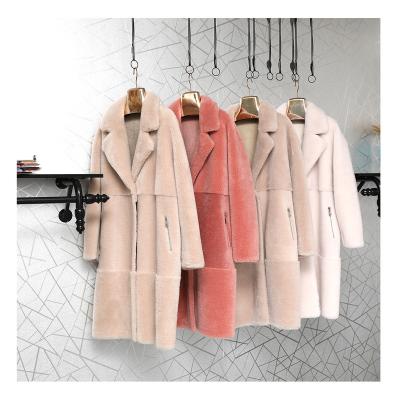 China Custom Women's Fur Collar Coat Real Sheep Fur Coat Sustainable Fashionable Genuine Shearling Jacket With Pockets for sale