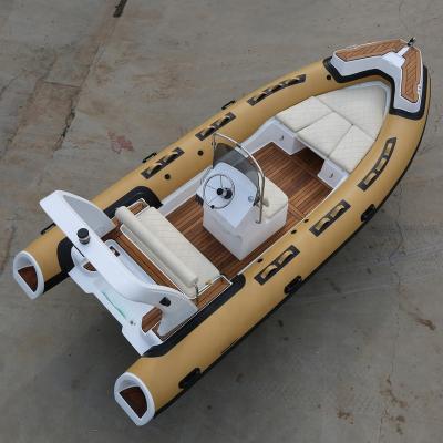 China 18feet 5.5m Fiberglass RIB Boat Fishing Boat Luxury Speed ​​Boat for sale