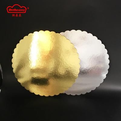 China 2.5mm Thickness Disposable Scalloped Edge Cake Panel Cake Show Pads Hot Selling Amazon Cake Molds for sale