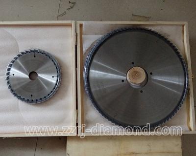 China pcd saw blade for cutting density board for sale