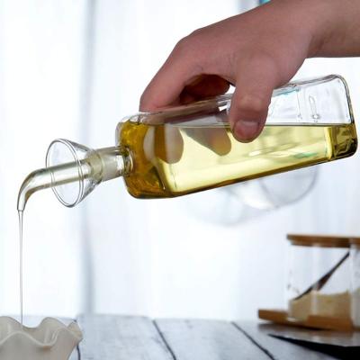 China Food Square Cooking Oil Vinegar Measuring Dispenser With Spout For Kitchen for sale