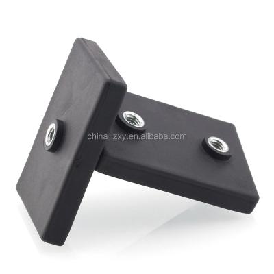 China Rubber Coated Industrial Magnet Square 43*31*6mm Internal Wire / Rectangular Base Magnet for sale