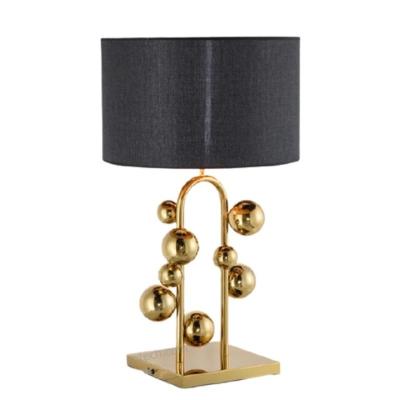 China Luxury Modern Simple Modern Creative Hotel Living Room Bedside Bedroom Decorative Table Lamp for sale