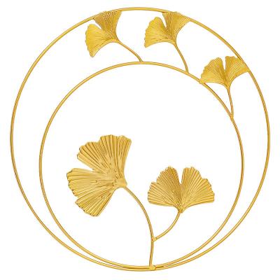 China Interior Drainage Wall Art Tableau Nordic Gold Ornaments Decor Metal Maple Leaf Crystal Art Modern Home Accessory for sale