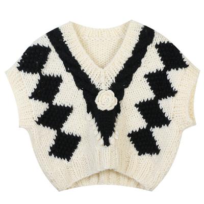 China 2021 Anti-Wrinkle Vest Sweater Sweater Sleeveless V-Neck Flower High Quality Knitted Chunky Knitwear for sale