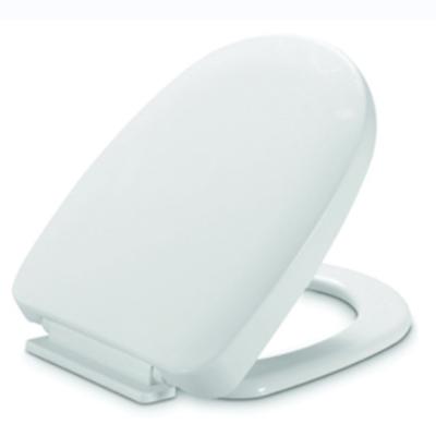 China Asiento de baño de plástico blanco blando cerrado en forma de D sostenible y cómodo para el baño en venta