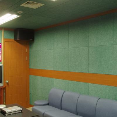 中国 Newest Artistic Contemporary Loud Reduction Fiber Panel Decorative Waterproof Acoustic Ceilings Ceiling Panel 販売のため