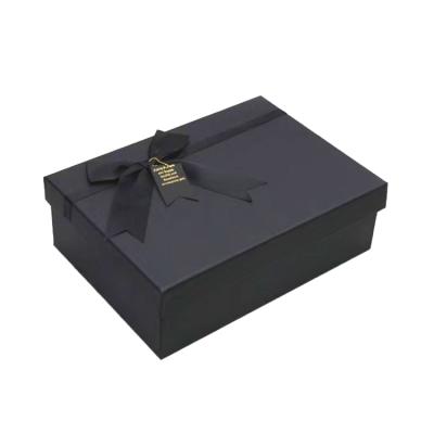 China Custom Made Black Environmental Protection High Quality Paper Box And Bag Gift Packaging Foldable Gift Box With Ribbon for sale