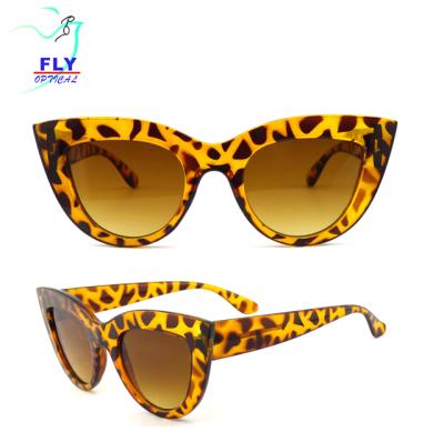 China 2020 Fashion Sunglasses Factory Wholesale Sales Sunglasses Shape Eyewear Plastic Lenses for sale