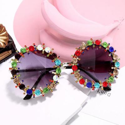 China DOISYER 2020 Fashion Round Frame Diamond Sunglasses Women Oversized Glass Round Frame Ladies Sunglasses for sale